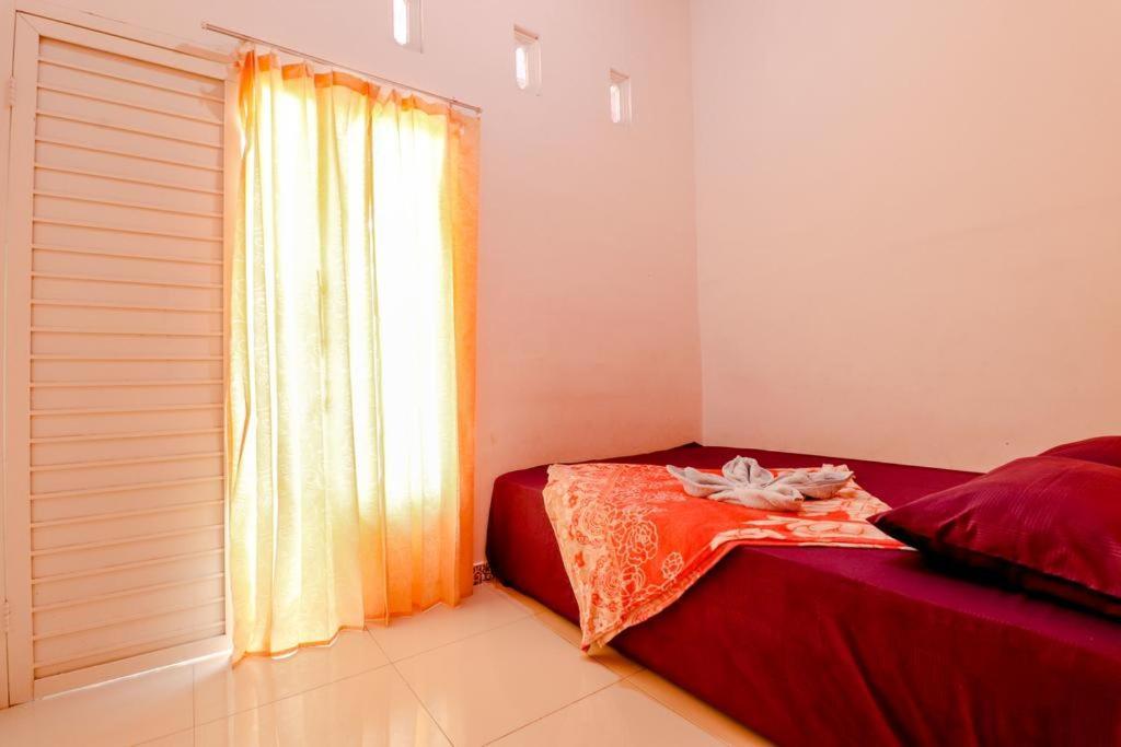 Pinky Guest House Syariah Kota Batu Kültér fotó