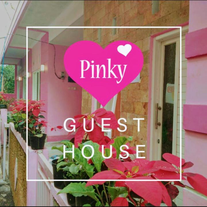 Pinky Guest House Syariah Kota Batu Kültér fotó