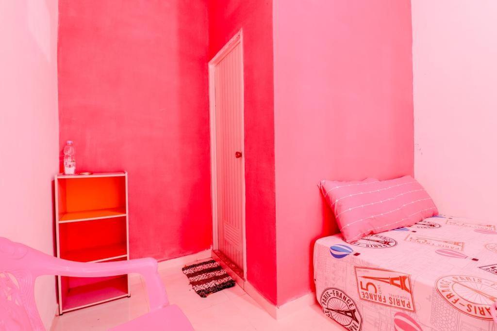 Pinky Guest House Syariah Kota Batu Kültér fotó